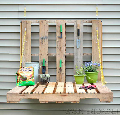 Pull-Down Pallet Potting Bench