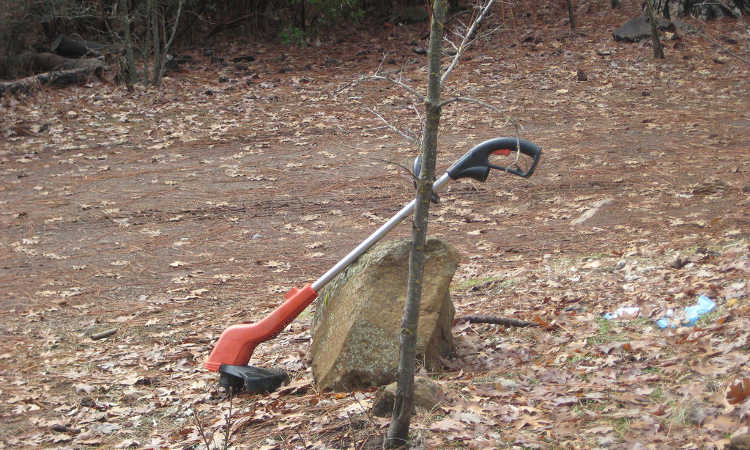 Electric string trimmer