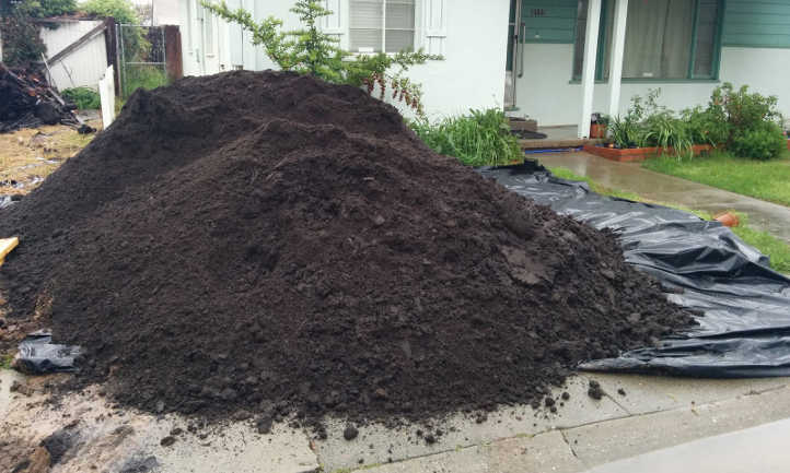 8 Cubic Yards Of Soil